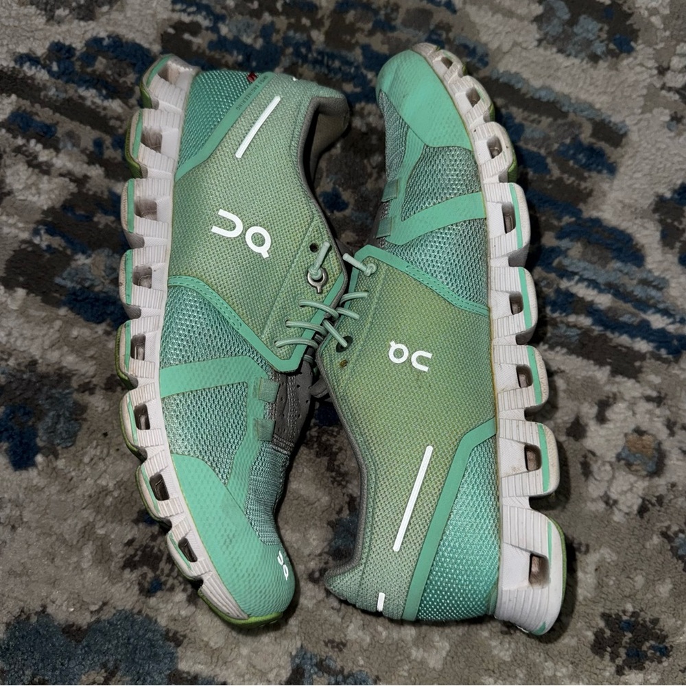 On Running Women's Athletic Shoes in Mint and Gray - Picture 7 of 9